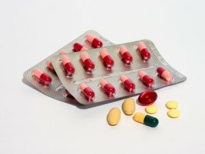 Para la candidiasis vaginal se usa 150 mg de fluconazol como dosis única.